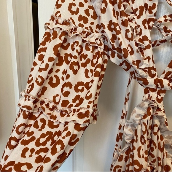 NEW Leopard Print Cut Out Statement Sleeves Ruffles Mini Dress Size Small - Picture 5 of 11